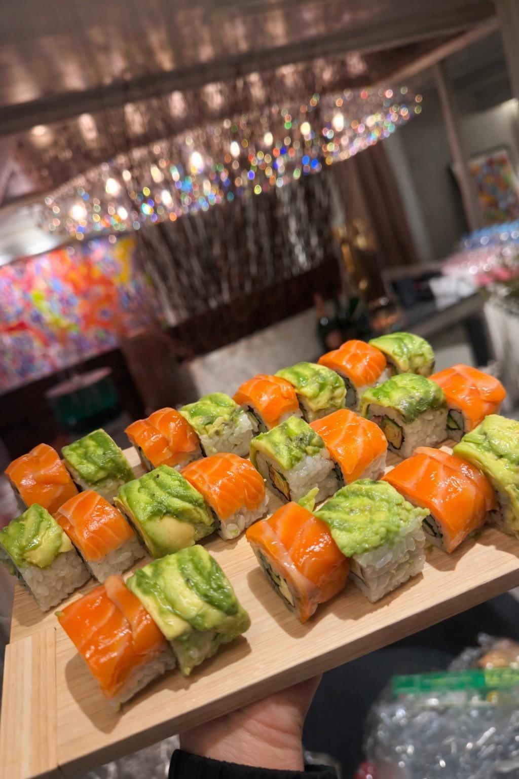 サーモン＆アボカドロール